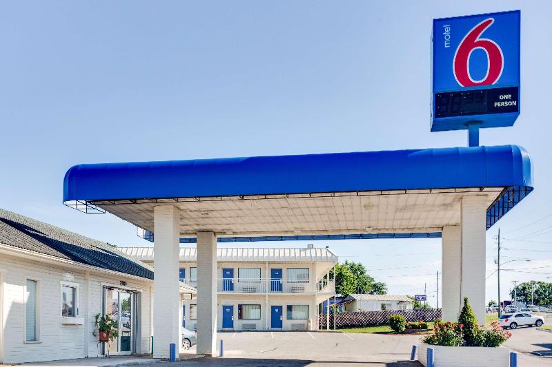 Motel6 Fayetteville AR - photo 10