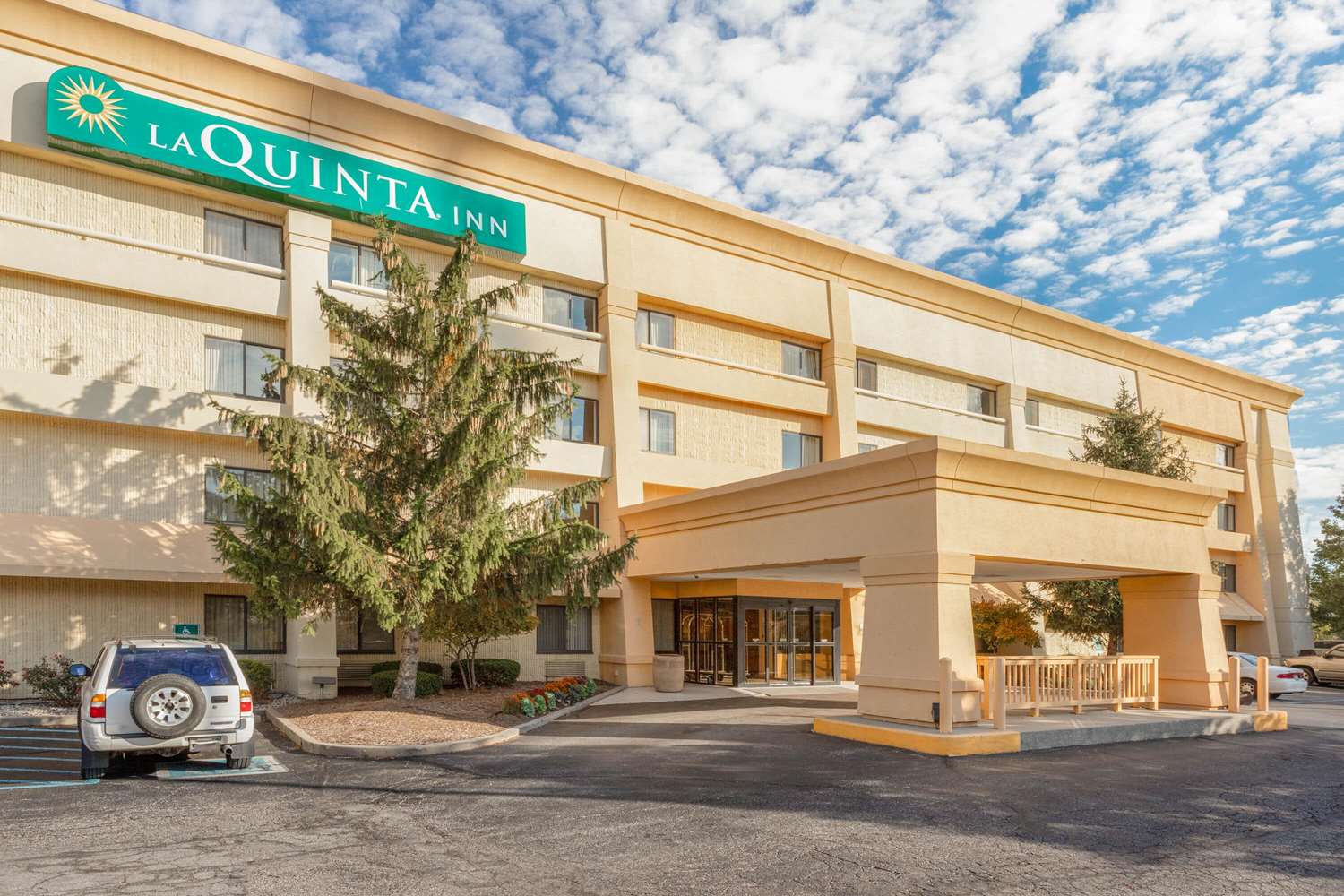 Norwood Inn & Suites Indianapolis East Post Drive - photo 31