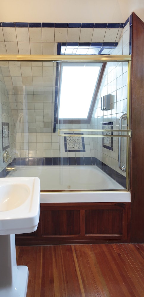 Grape Leaf Inn - photo 35