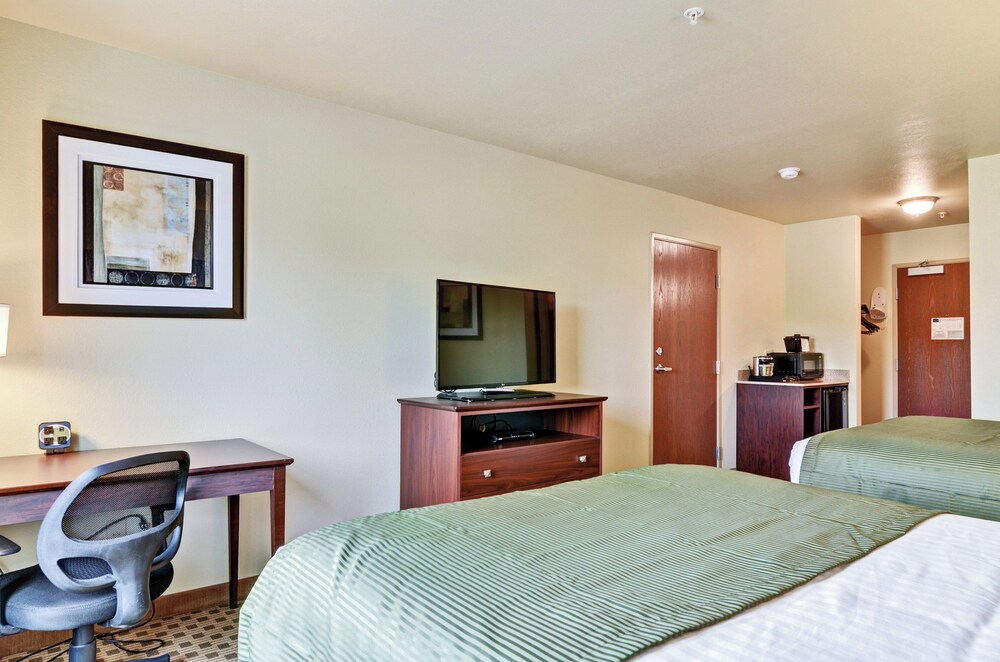 Cobblestone Inn & Suites Ambridge - photo 18
