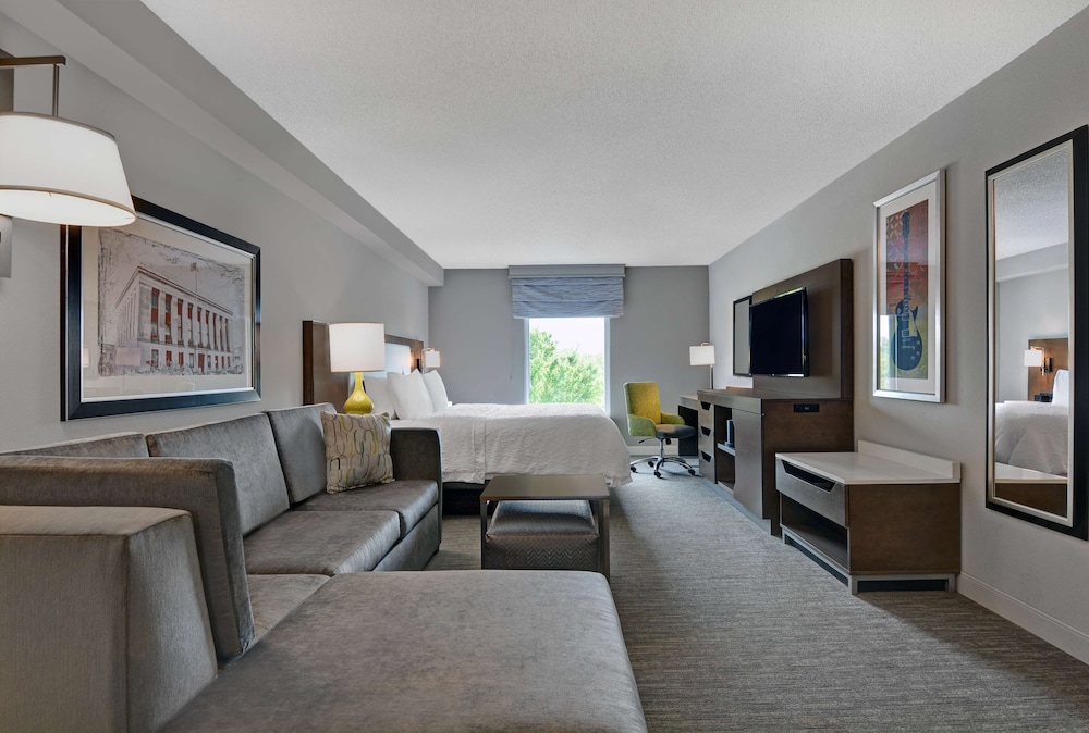 Hampton Inn Gallatin - photo 20