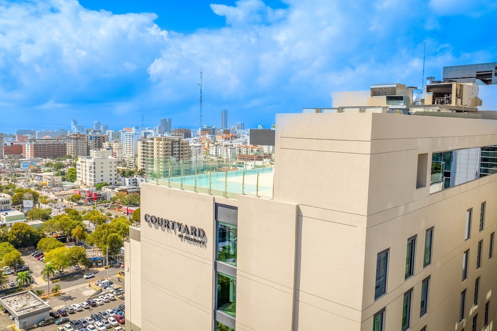 Courtyard by Marriott Santo Domingo Piantini — 4-Star Luxury Hotel in Santo Domingo, Dominican Republic