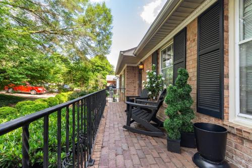 Southern Charm 2br Greensboro Nest — Greensboro