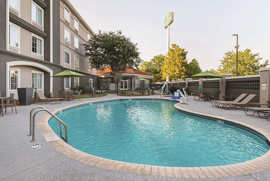 La Quinta Inn & Suites by Wyndham Alexandria Airport - photo 8
