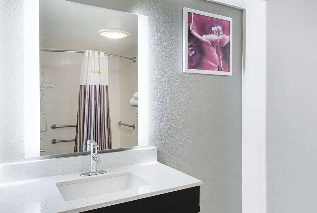 La Quinta Inn & Suites by Wyndham Rancho Cordova Sacramento - photo 21