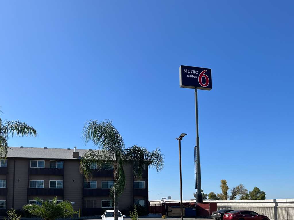 Studio 6 Suites Delano CA — hotel in Delano