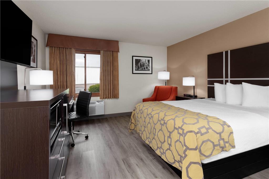 Baymont by Wyndham Green Bay - photo 14