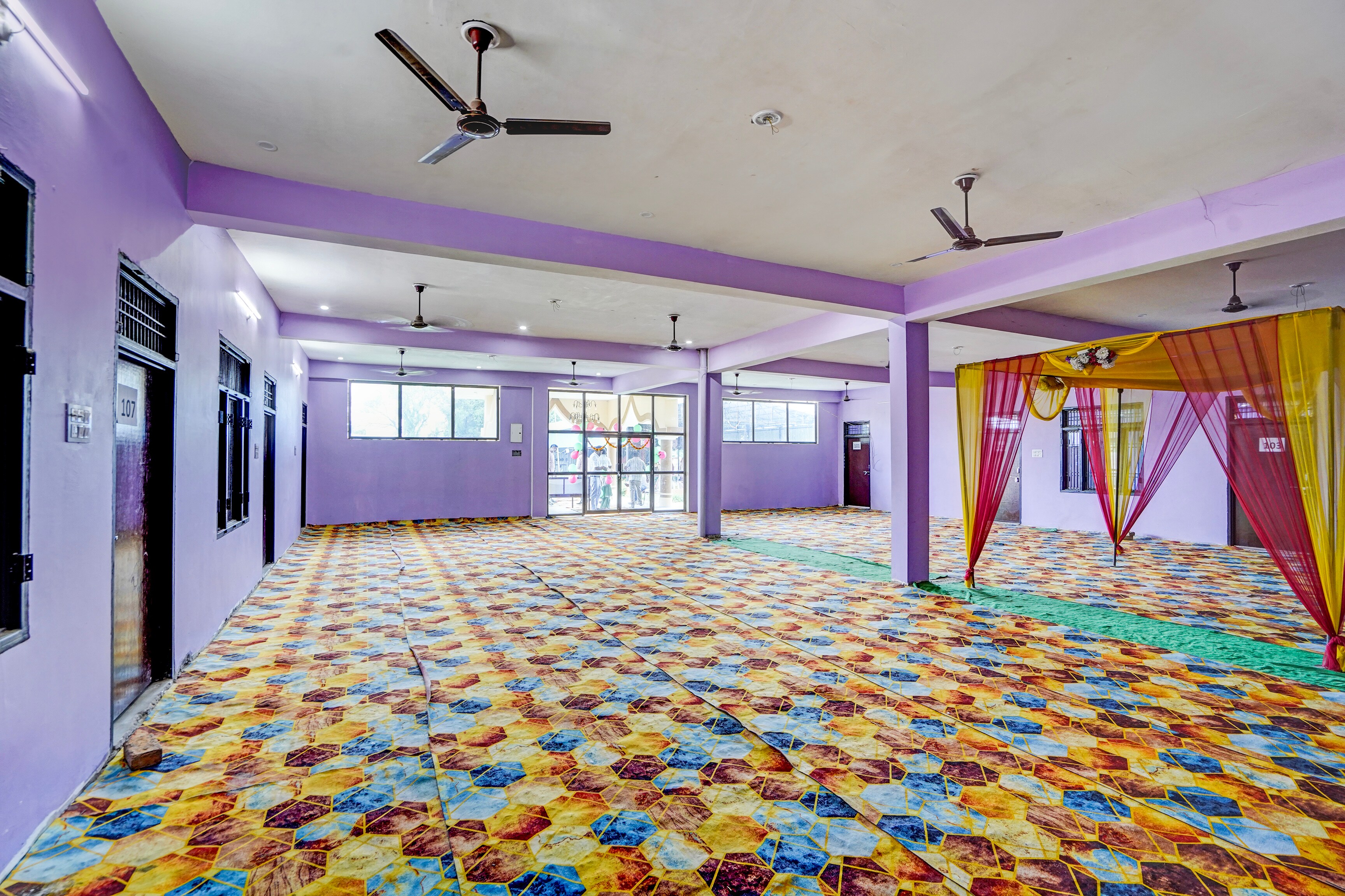 Hotel O Guru Abusa — Allahabad
