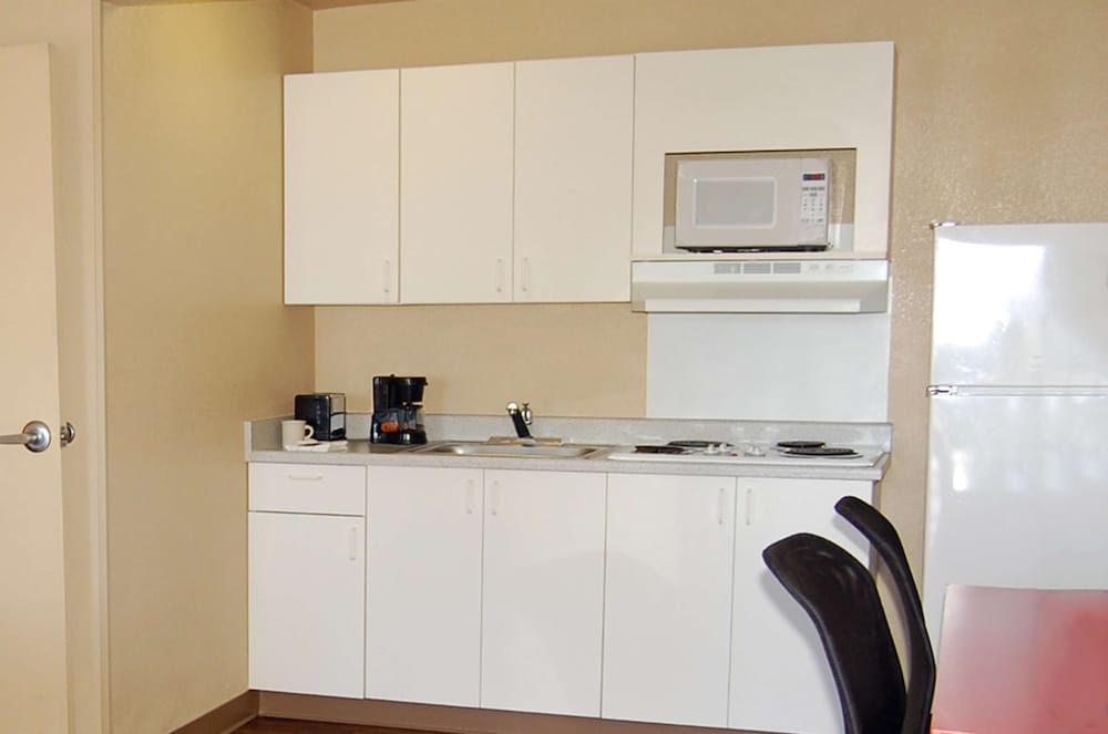 Extended Stay America Suites Greensboro Big Tree Way - photo 32