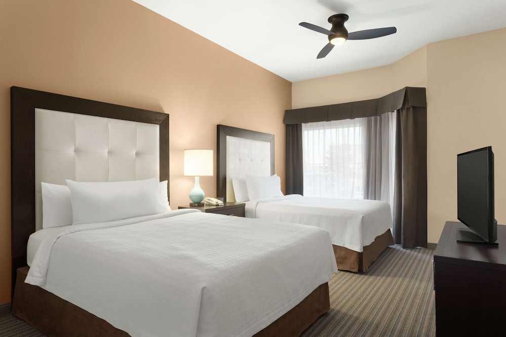 Homewood Suites by Hilton Fargo - photo 6