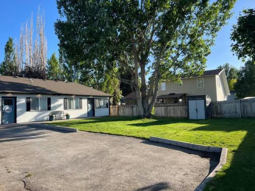Guest Suites 1998 #2 Restful 1 bedroom 1 bath Suite — 4-Star Luxury Hotel in Idaho Falls, United States