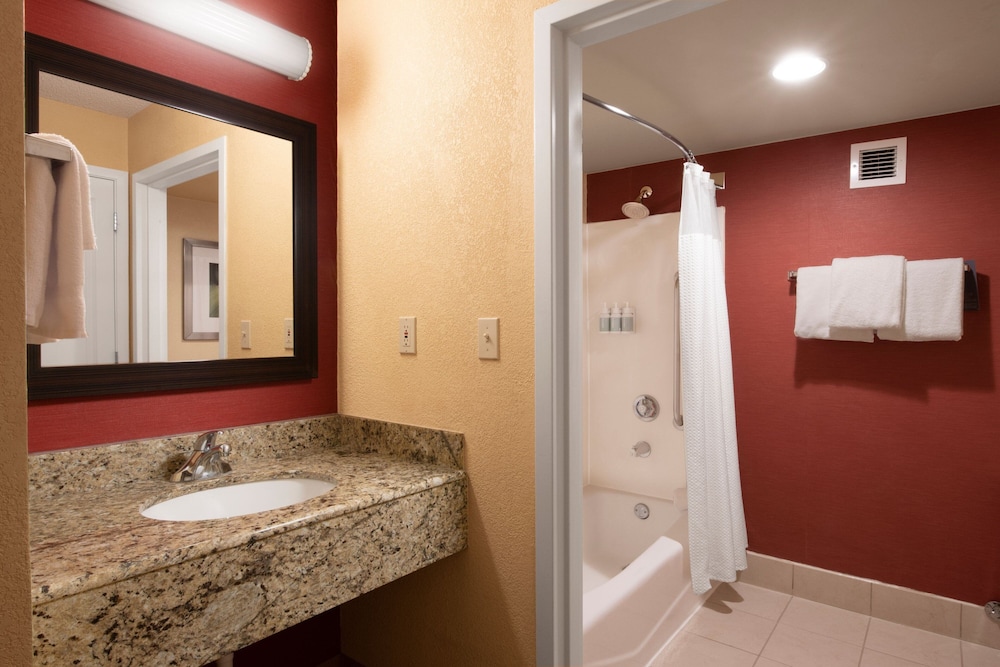Courtyard by Marriott Dallas Plano in Legacy Park - photo 16