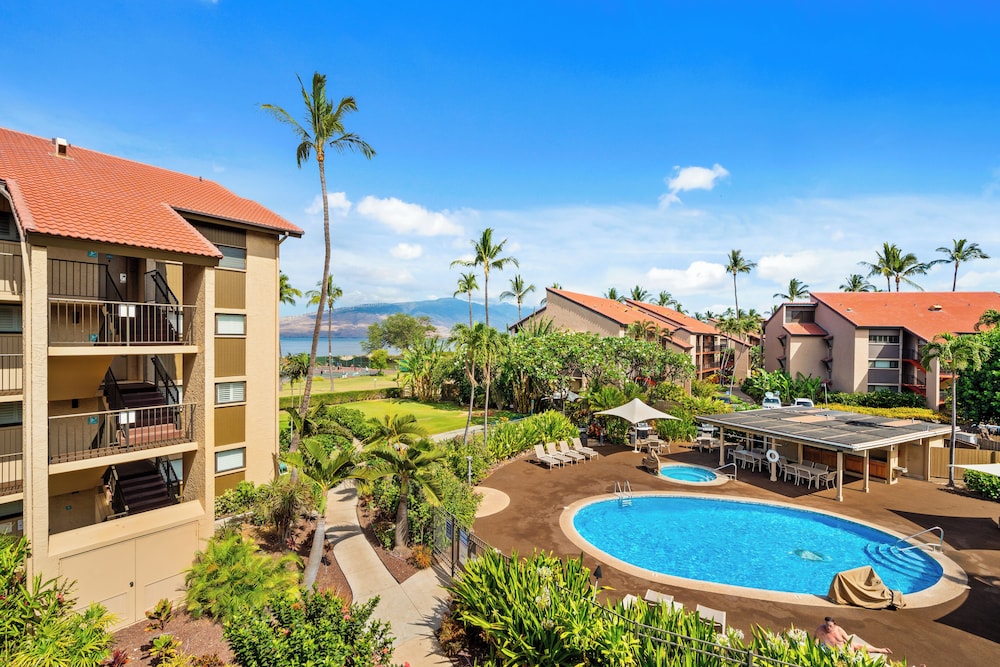 Maui Schooner Resort - carbon neutral hotel in Kihei