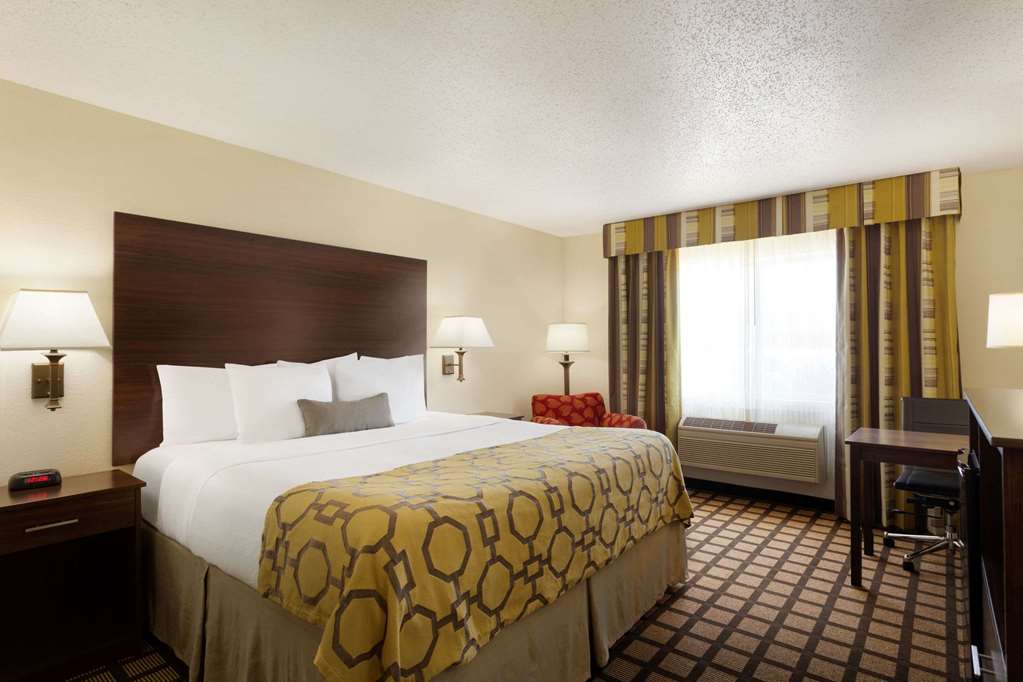 Baymont by Wyndham Salina - photo 9