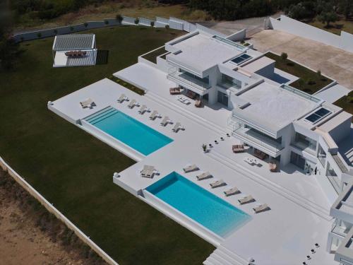 Olyn Villas — 4-Star Luxury Hotel in Nikiti, Greece