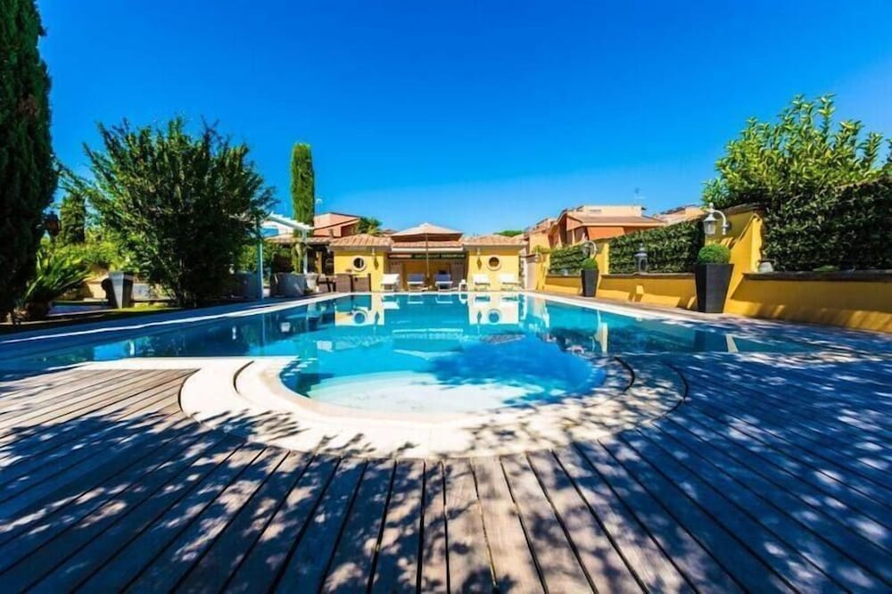 Le Lanterne B&B — 4-Star Luxury Hotel in Rome, Italy