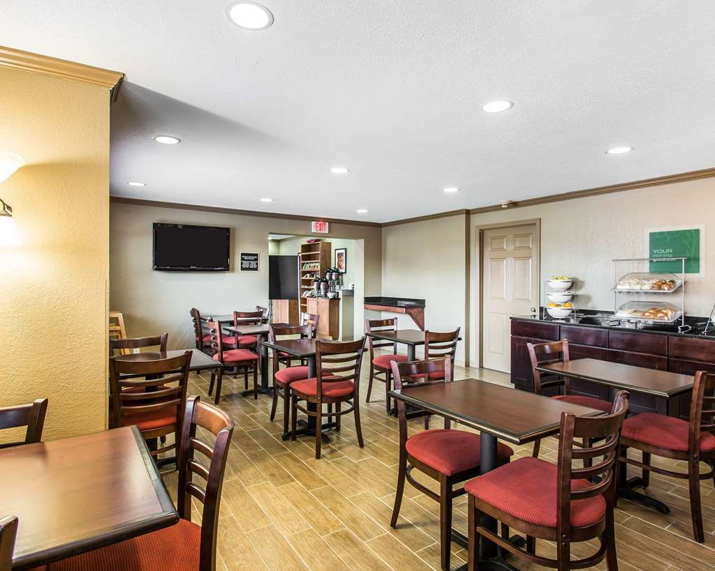 Quality Inn Plant City Lakeland - photo 20