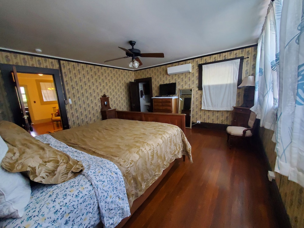 Manoa Valley Inn - photo 11