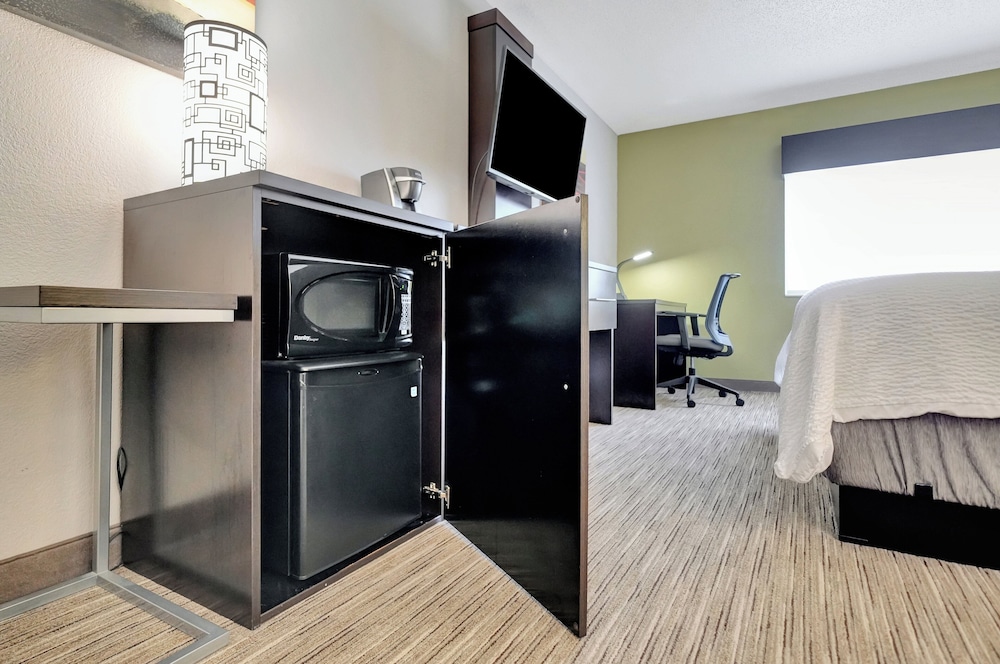 Holiday Inn Express Hotel & Suites Beatrice by IHG - photo 52