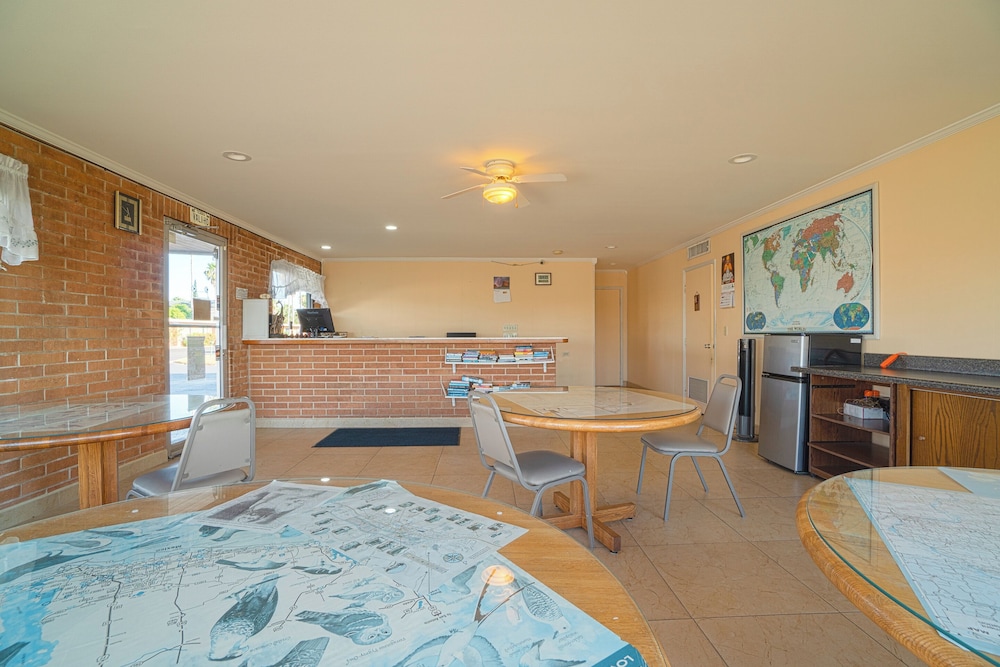 Vali Ho Motel By OYO Weslaco Mercedes - photo 6