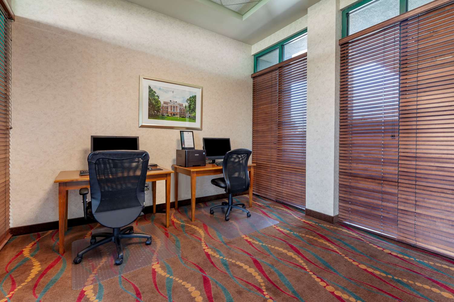 Clarion Suites Central - photo 25
