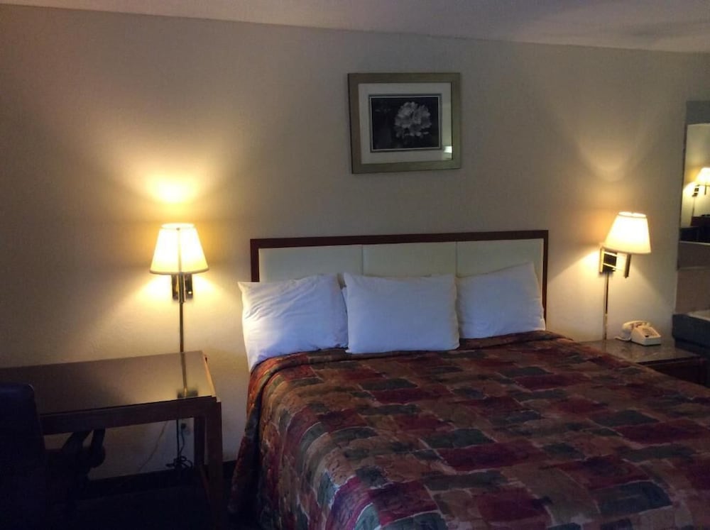 Days Inn by Wyndham York Alabama - photo 15