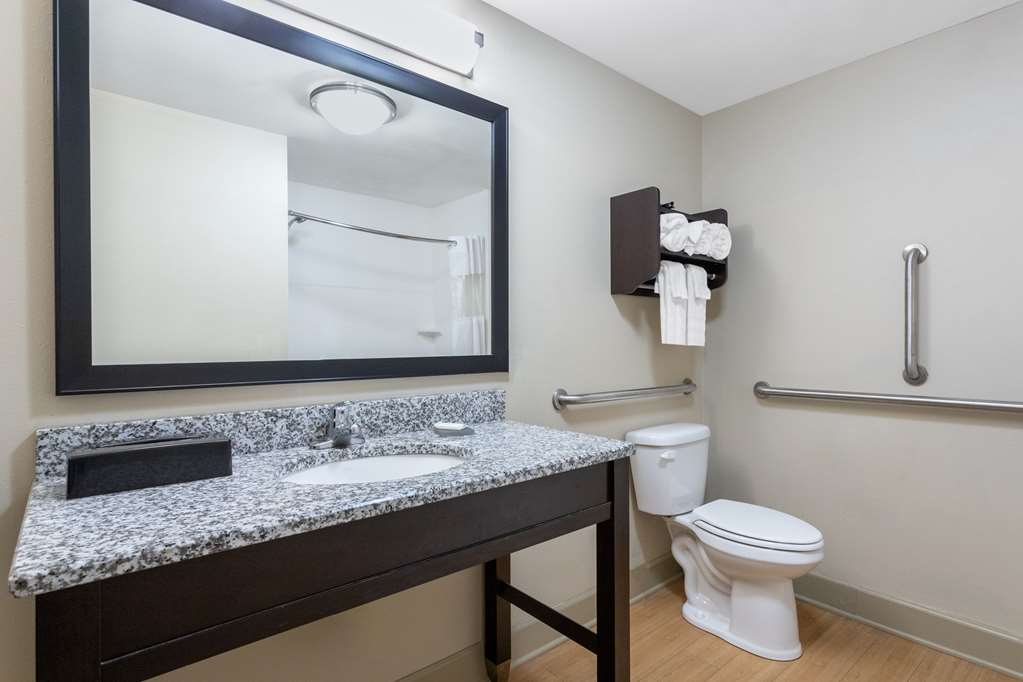 La Quinta Inn & Suites by Wyndham Ocean City - photo 20