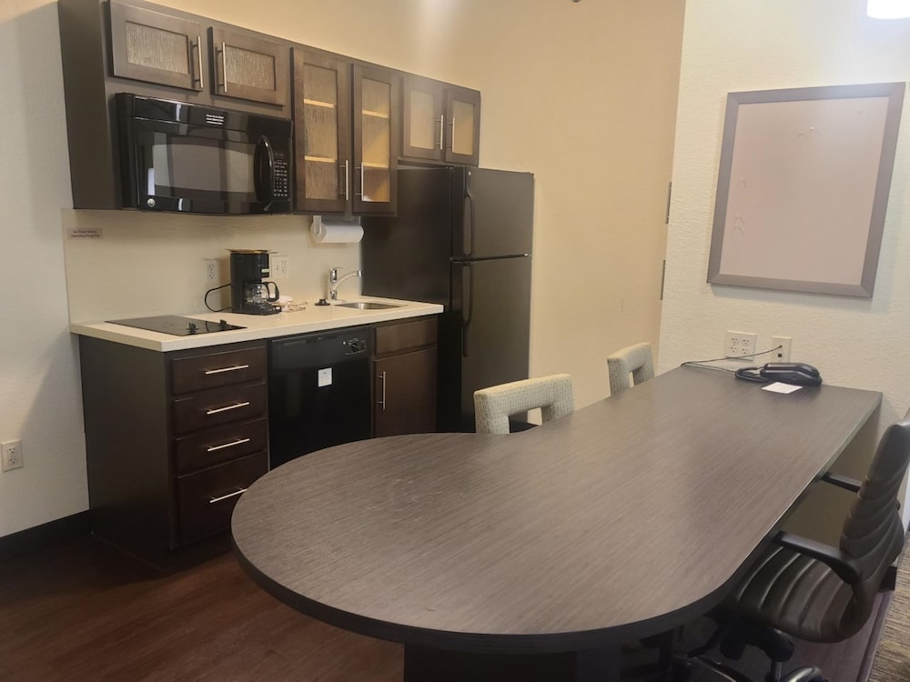 Candlewood Suites Bismarck by IHG - photo 14