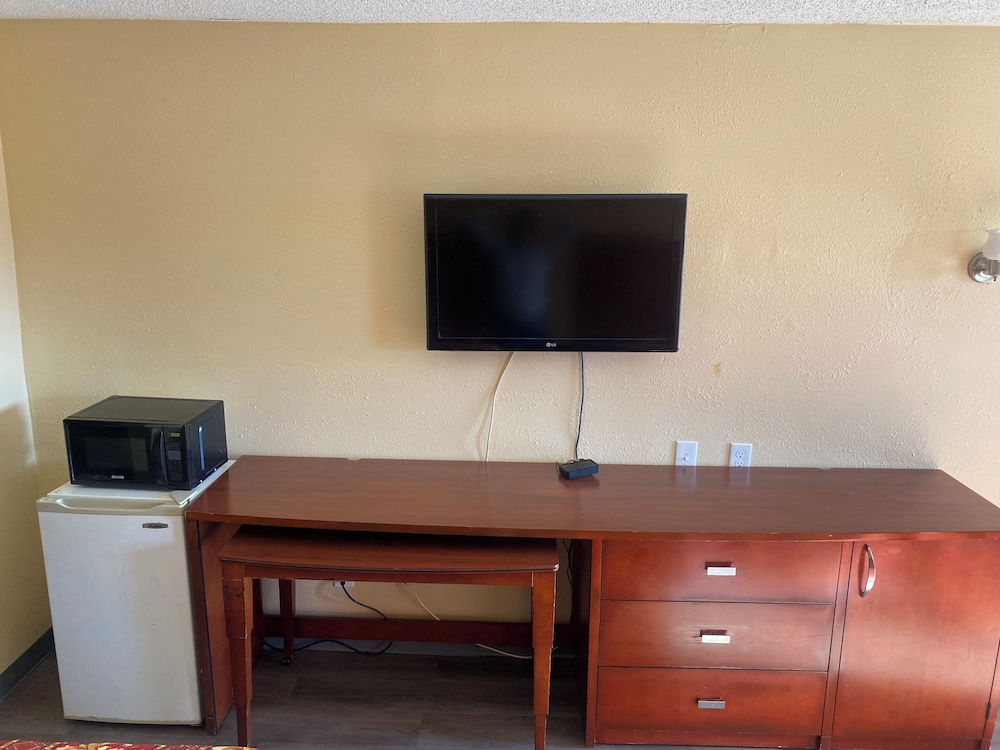 American Inn and Suites Atlanta Airport Jonesboro I 75 - photo 11
