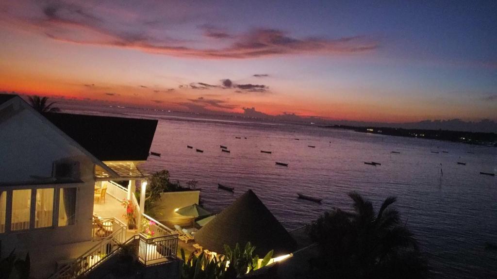 Ceningan Beachside Villas — 4-Star Luxury Hotel in Bali, Indonesia