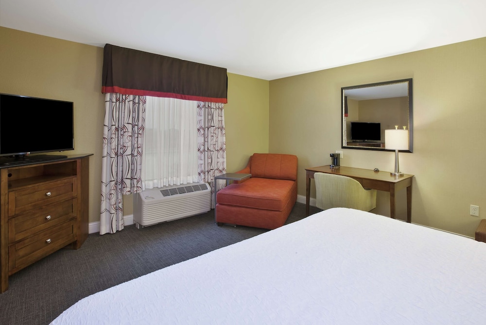 Hampton Inn & Suites Wichita Northeast - photo 5
