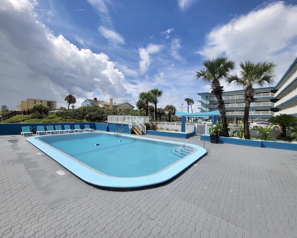 Chateau Mar Beach Resort - photo 33