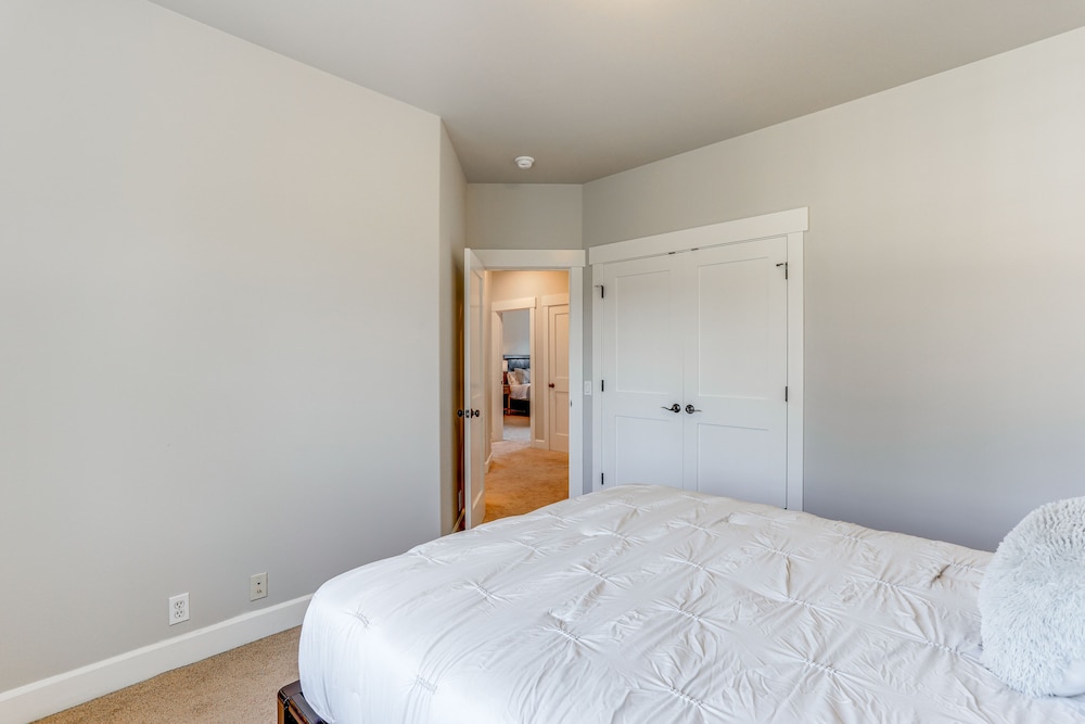 Family friendly Seattle Getaway: 9 Mi to Downtown in Seattle, United States