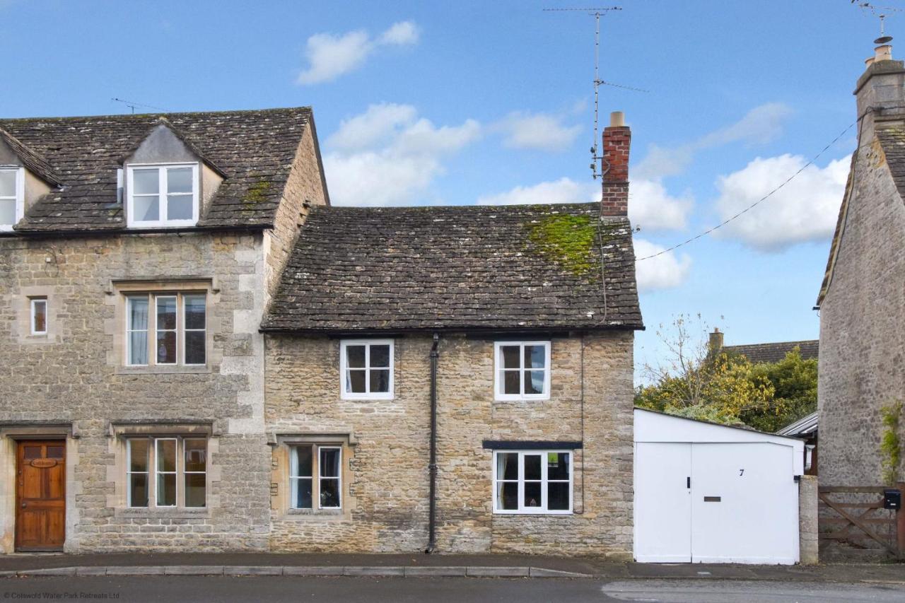 Stonemason's Cottage — 4-Star Luxury Hotel in South Cerney, United Kingdom