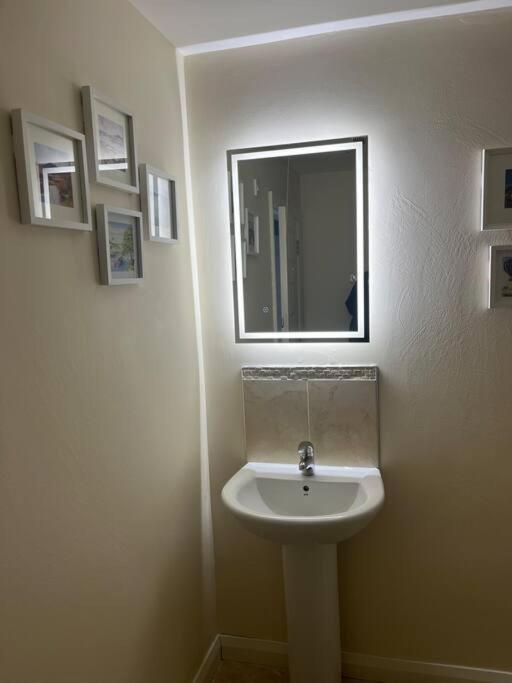Promenade Sea View Apartment — 4-Star Luxury Hotel in Ballycastle, United Kingdom