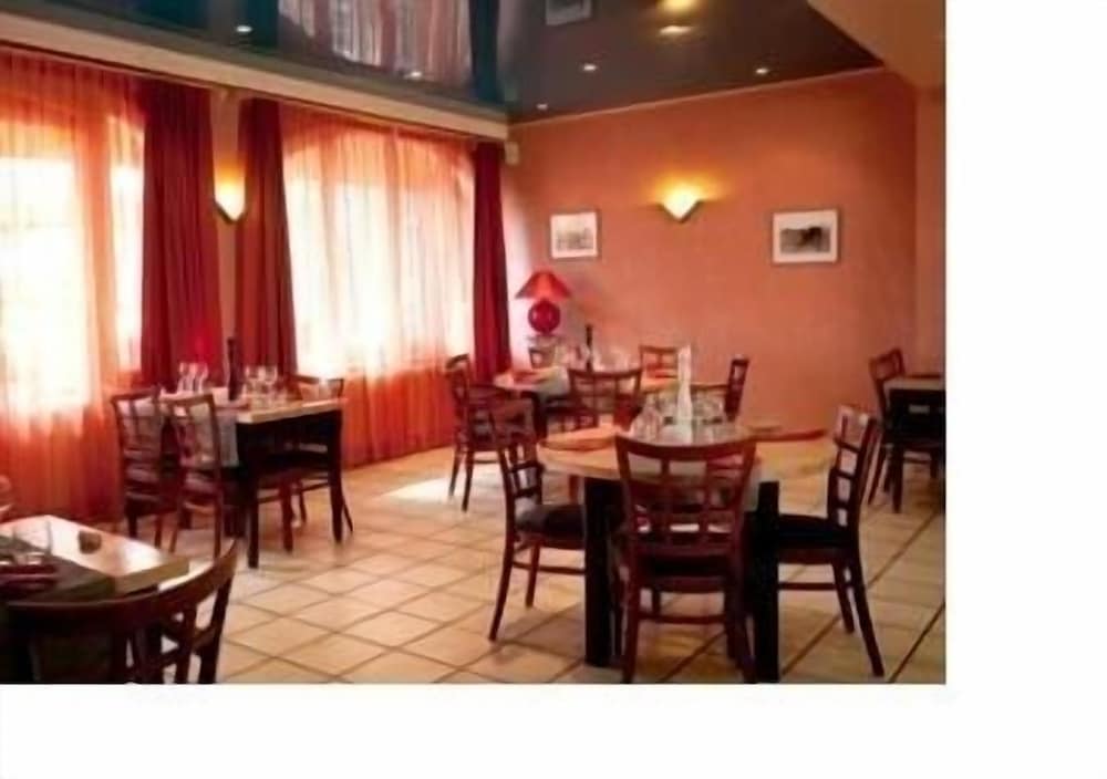 Hotel Le Commerce — hotel in Severac-Le-Chateau