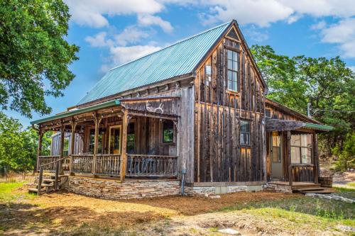 Old Fellow's Farmhouse — 4-Star Luxury Hotel in Kerrville, United States