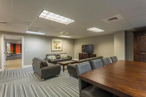 NOLA Charm Luxury 4 Bed Retreat Steps from French Quarter in New Orleans, United States