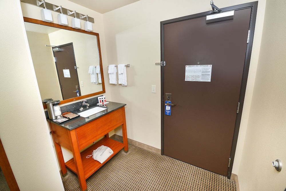 Baymont by Wyndham Grand Forks - photo 31