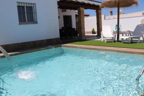 Chalet carril de los pareja — 4-Star Luxury Hotel in Conil De La Frontera, Spain