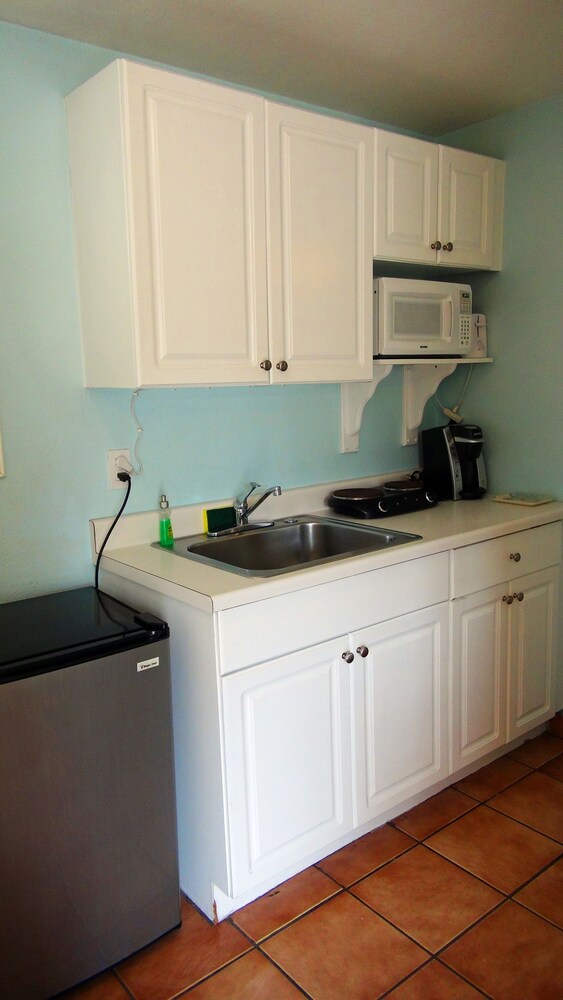 Leucadia Beach Inn - photo 34