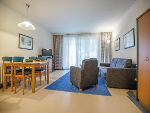 Dünenpark Binz Komfort Ferienwohnung mit 1 Schlafzimmer und Terrasse im Erdgeschoss 240 — 4-Star Luxury Hotel in Ostseebad Binz, Germany