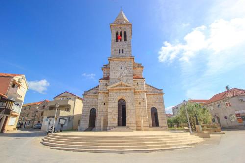 Škapin Dvor EG — 4-Star Luxury Hotel in Pakostane, Croatia