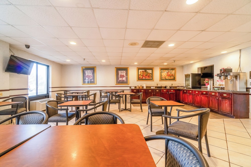 Ark Suites By Oyo Jonesboro I 555 - photo 62