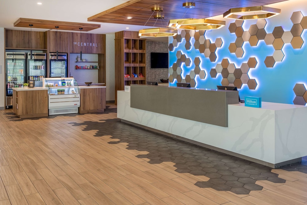 Tru by Hilton Pensacola Airport Medical Center - photo 30