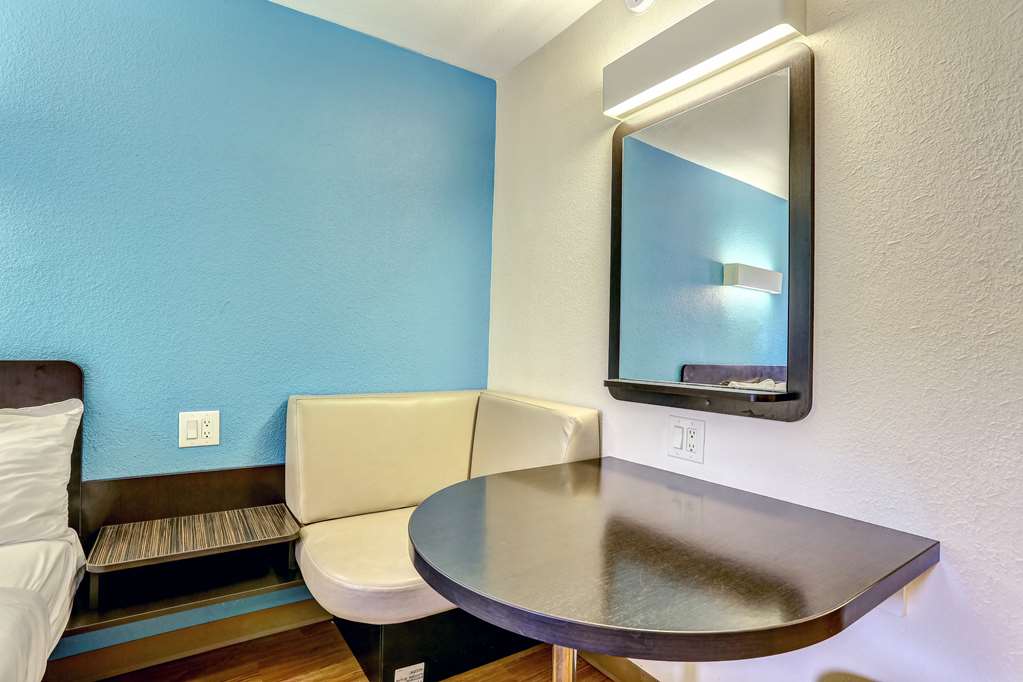 Motel 6 Dickson TN - photo 7