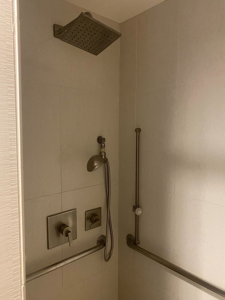 Embassy Suites Ontario Airport - photo 11