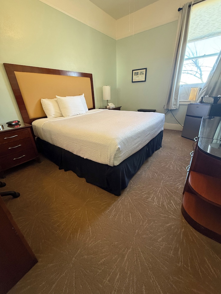 The Gadsden Hotel - photo 36
