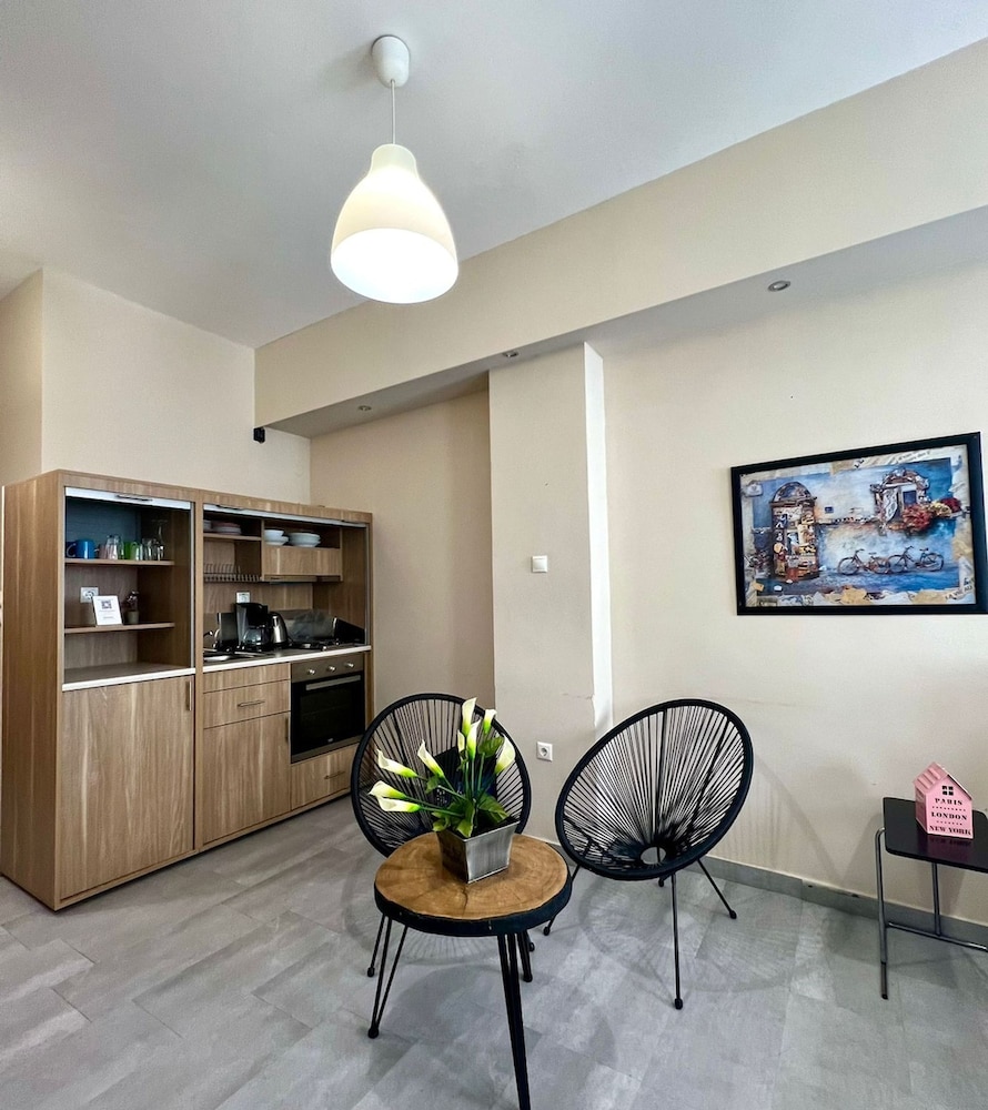 Monastiraki 103 SuperHost Hub — 4-Star Luxury Hotel in Athens, Greece