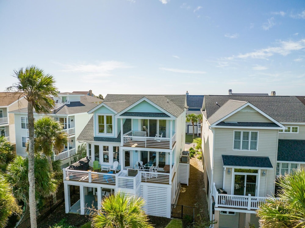 332 Ocean Point - carbon neutral hotel in Unknown City